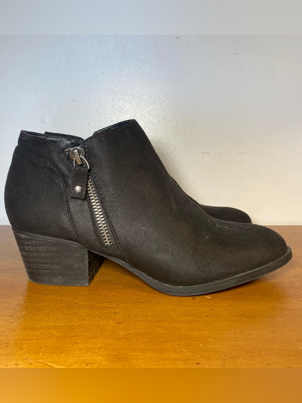 LifeStride Women’s 7 Blake Zip Ankle Boots Booties Low Heel Vegan Suede Black